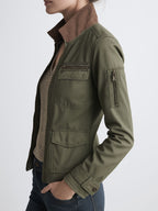 Chaqueta cargo verde oliva Outerdoor con bolsillo utilitario