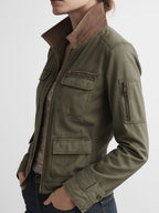 Chaqueta cargo verde oliva Outerdoor con bolsillo utilitario