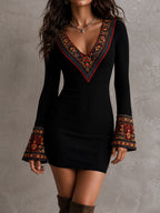 Vestido de punto vintage con ribete de estampado étnico y mangas largas acampanadas