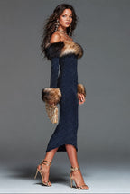 Vestido midi elegante de punto con brillo, hombros descubiertos y ribete de piel sintética