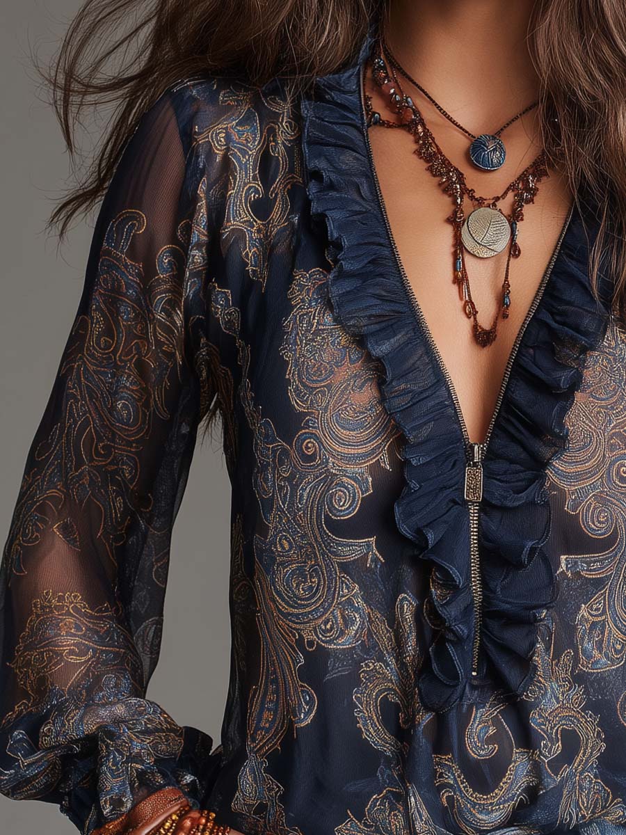 Blusa de gasa azul marino con estampado paisley barroco, volantes y cremallera